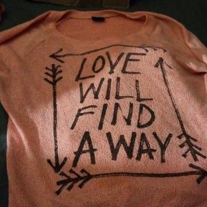 💕 4 for 10 Super cute sweater size medium